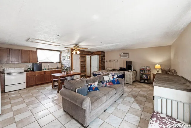 10470 Fm 539 Sutherland Springs, TX 78161