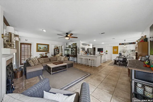13611 Thessaly Universal City, TX 78148
