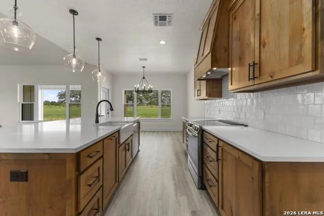 156 FIREWHEEL LOOP Floresville, TX 78114