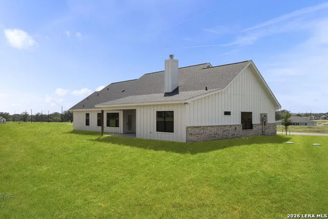 156 FIREWHEEL LOOP Floresville, TX 78114