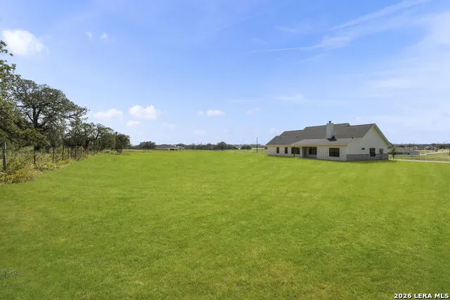 156 FIREWHEEL LOOP Floresville, TX 78114