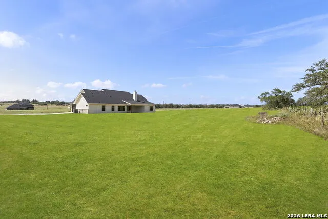 156 FIREWHEEL LOOP Floresville, TX 78114
