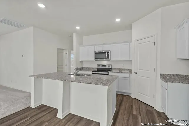 128 Peterson Place Adkins, TX 78101