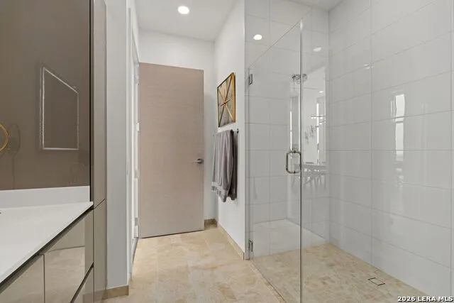 123 Lexington #APT 1703 San Antonio, TX 78205