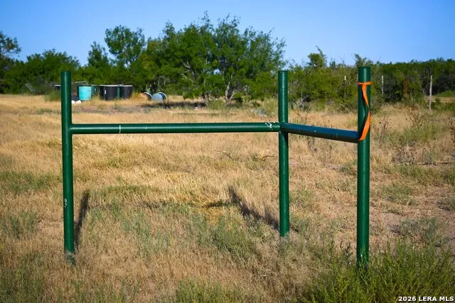 6192 County Road 2500 Bigfoot, TX 78005