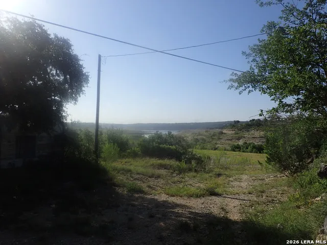 16-17 Plumb Cove Lakehills, TX 78063