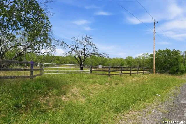 130 CHOKE CANYON ESTS Three Rivers, TX 78071