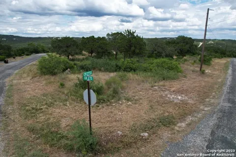 1124 COUNTY ROAD 273
