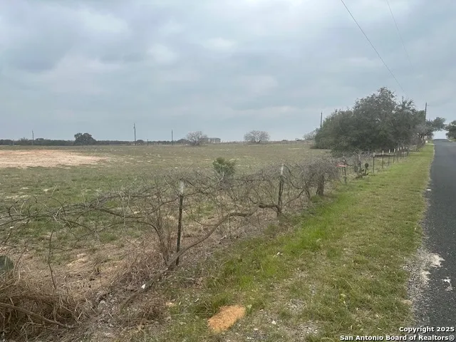003 Stevens Rd Von Ormy, TX 78073