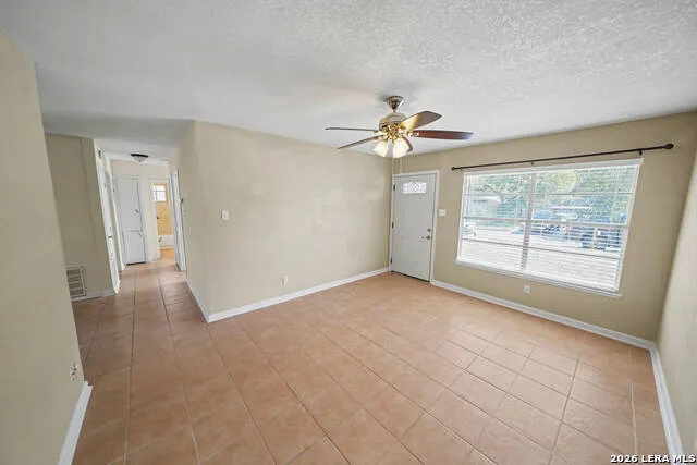 823 STRAIGHT LN Universal City, TX 78148