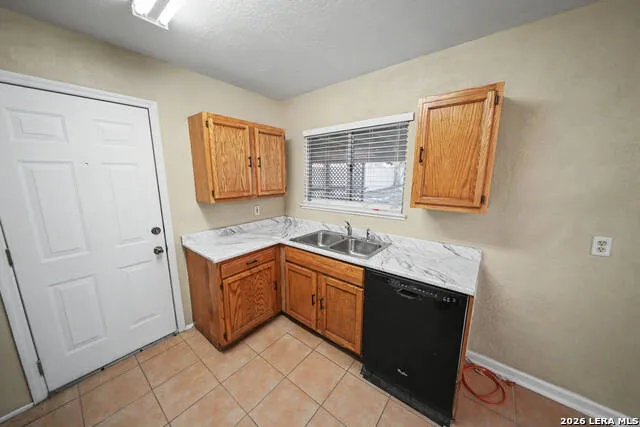 823 STRAIGHT LN Universal City, TX 78148