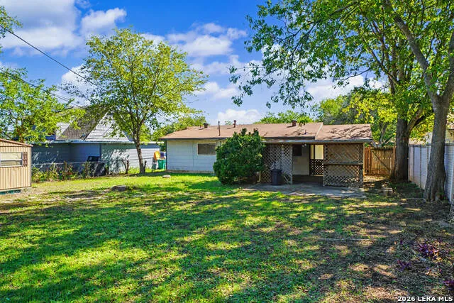 823 STRAIGHT LN Universal City, TX 78148