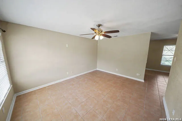 823 STRAIGHT LN Universal City, TX 78148