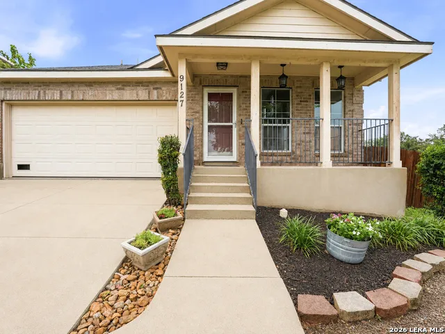 9127 Spiral Woods Universal City, TX 78148