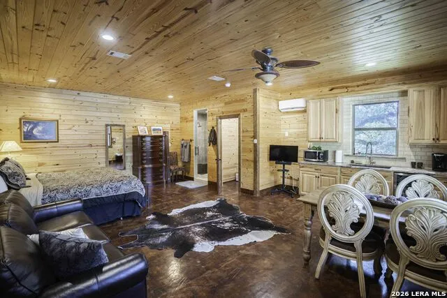 188 SPECHT RD San Antonio, TX 78260
