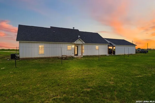 2194 S Ranch Rd 187 Sabinal, TX 78881