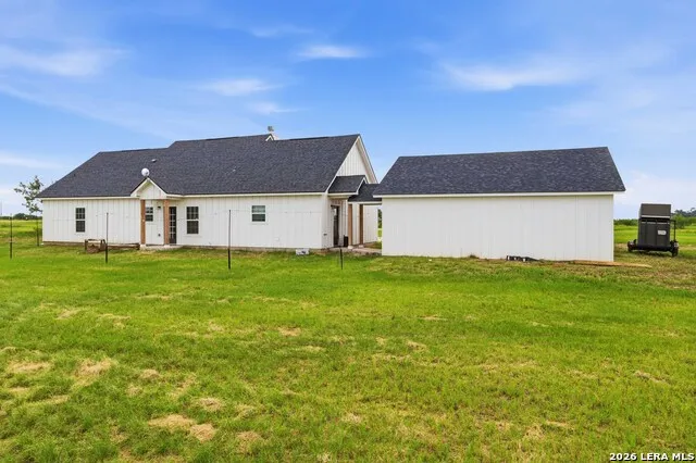 2194 S Ranch Rd 187 Sabinal, TX 78881