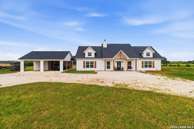 2194 S Ranch Rd 187 Sabinal, TX 78881