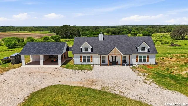 2194 S Ranch Rd 187 Sabinal, TX 78881