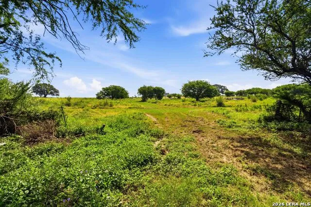 2194 S Ranch Rd 187 Sabinal, TX 78881