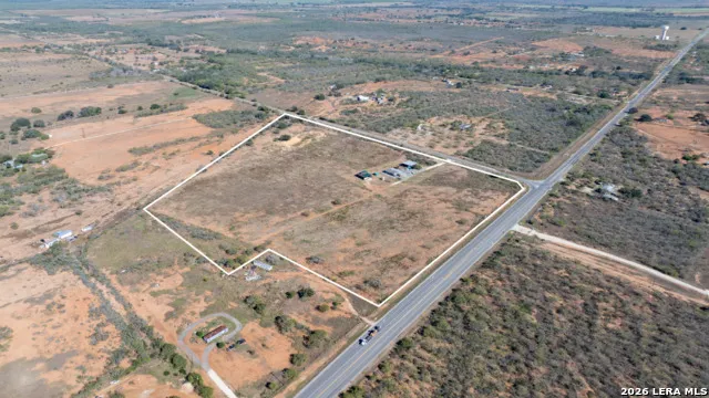 6286 FM 2146 Jourdanton, TX 78026