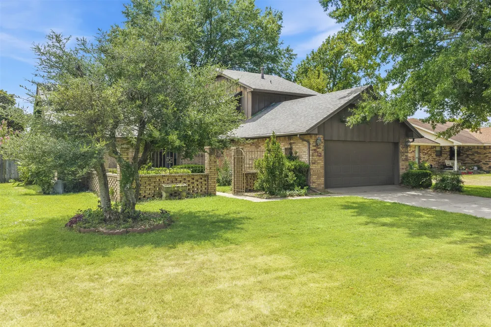 312 Beaumont Drive Ardmore, OK 73401
