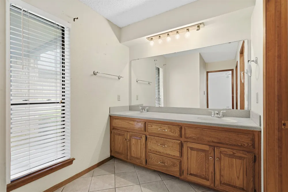 312 Beaumont Drive Ardmore, OK 73401