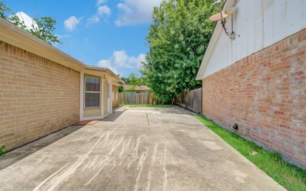10606 Beckfield Drive Houston, TX 77099