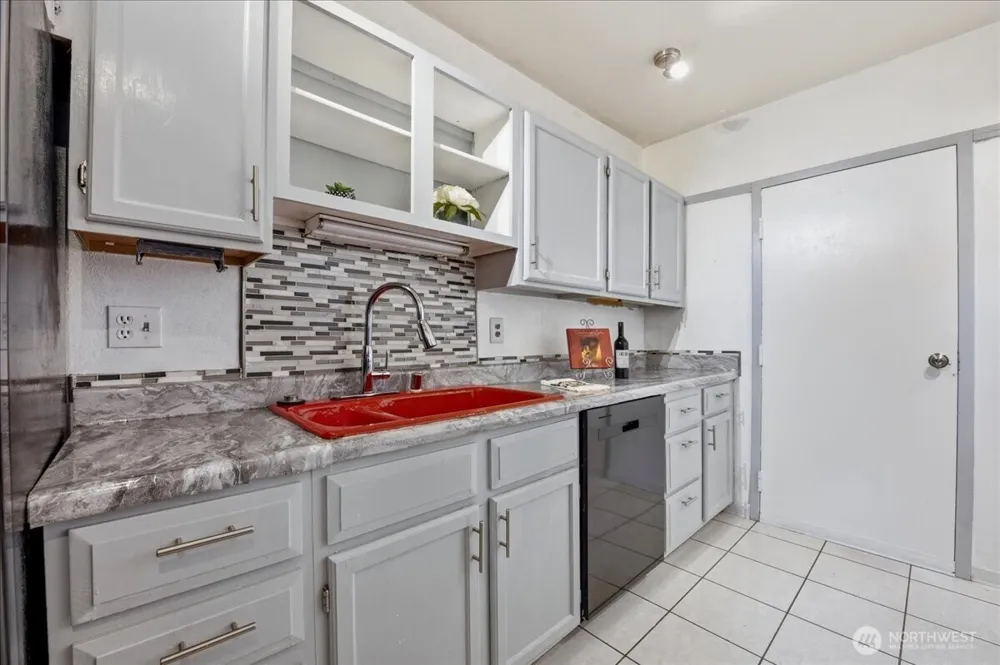 19507 86th Avenue W #507 Edmonds, WA 98026