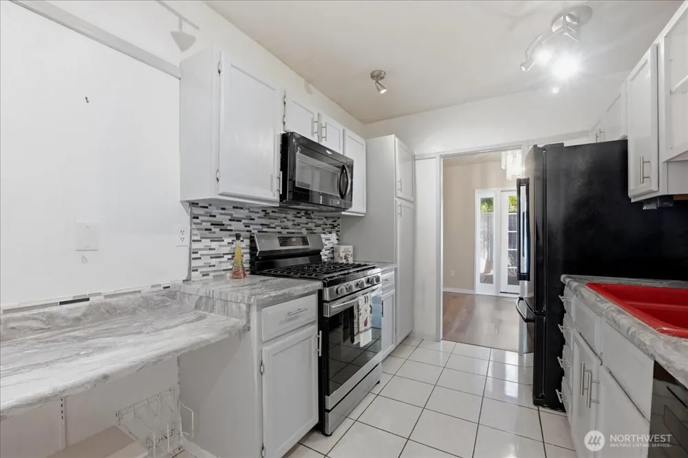 19507 86th Avenue W #507 Edmonds, WA 98026