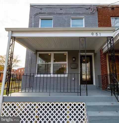951 JEFFERSON STREET NE