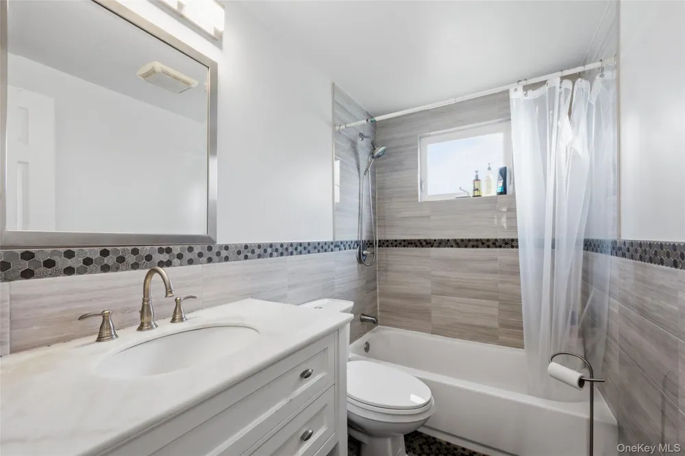 105 Wadsworth Avenue Levittown, NY 11756