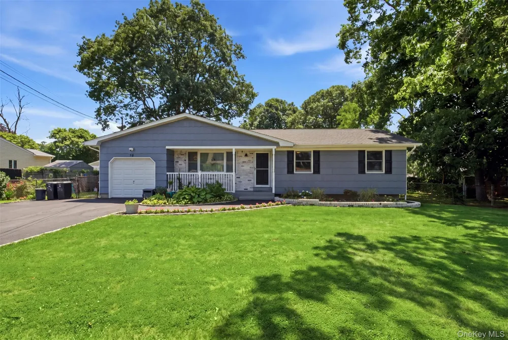20 Musket Drive Shirley, NY 11967