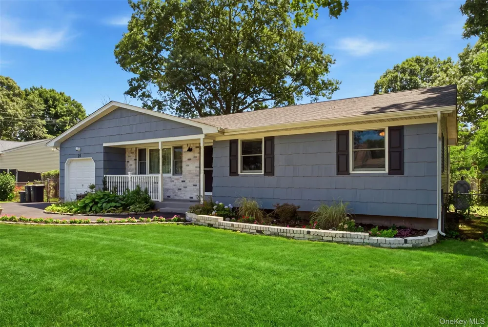 20 Musket Drive Shirley, NY 11967