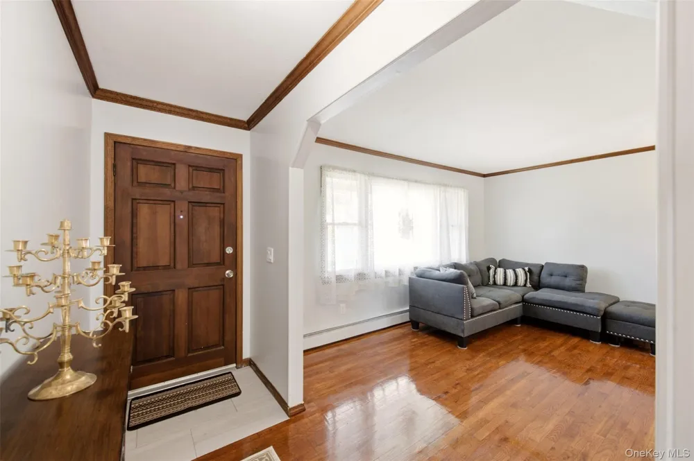 20 Musket Drive Shirley, NY 11967