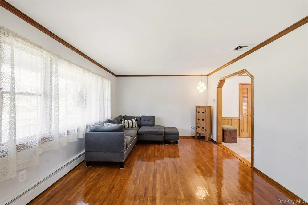 20 Musket Drive Shirley, NY 11967