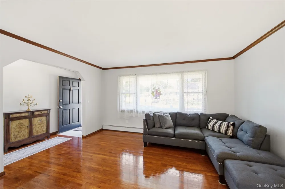 20 Musket Drive Shirley, NY 11967