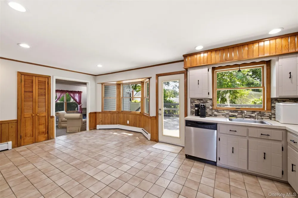 20 Musket Drive Shirley, NY 11967