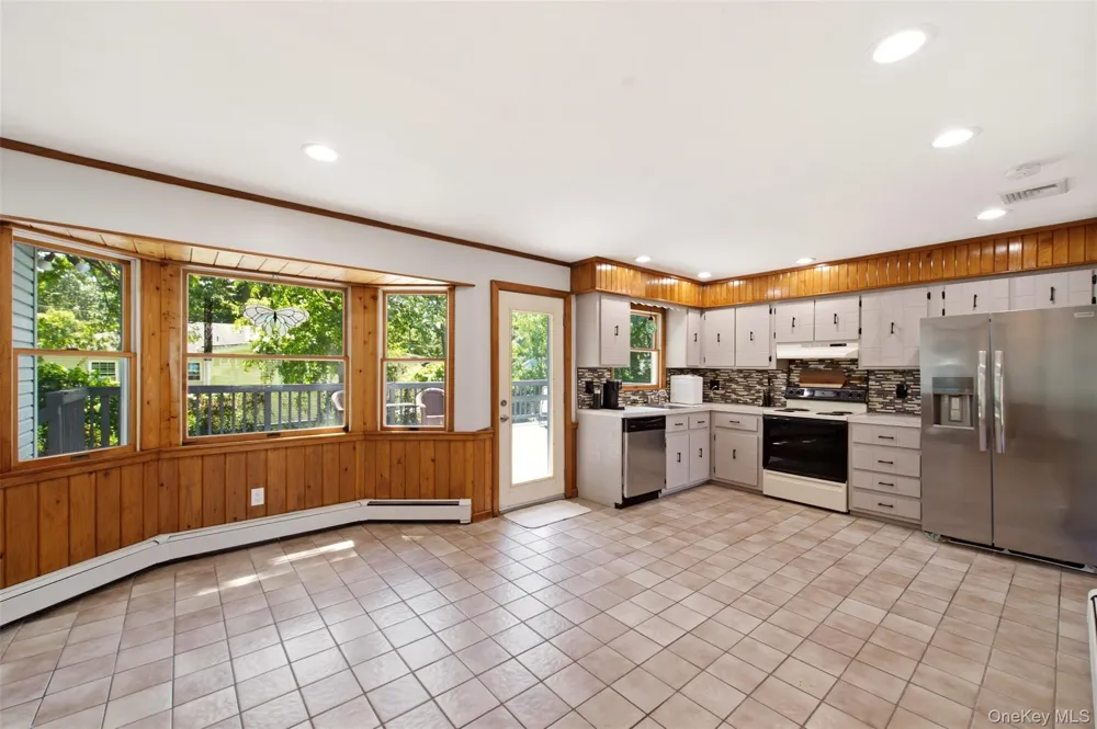 20 Musket Drive Shirley, NY 11967