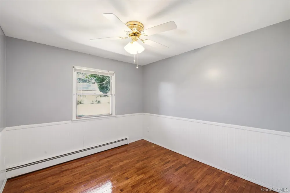 20 Musket Drive Shirley, NY 11967