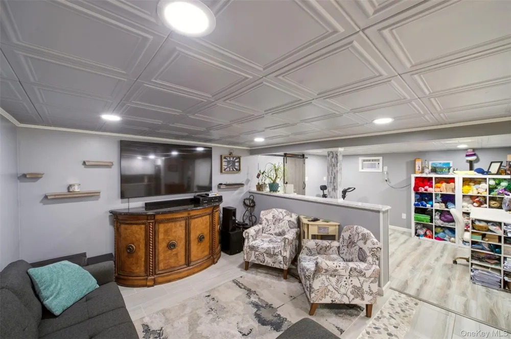 20 Musket Drive Shirley, NY 11967