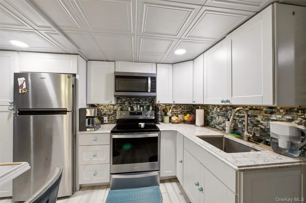 20 Musket Drive Shirley, NY 11967