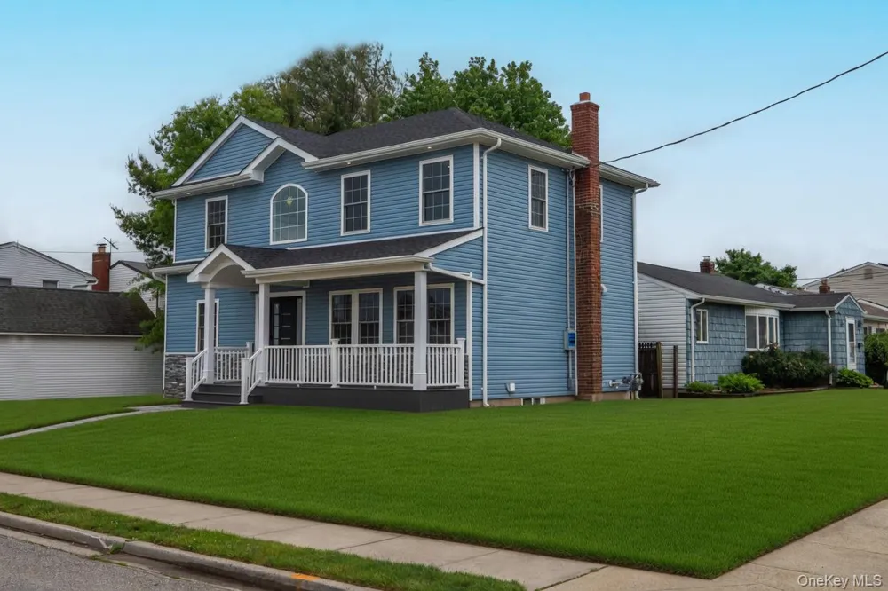 139 maple Avenue Bethpage, NY 11714