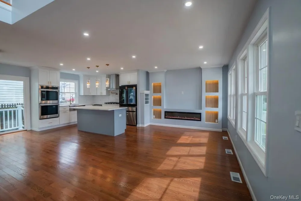 139 maple Avenue Bethpage, NY 11714