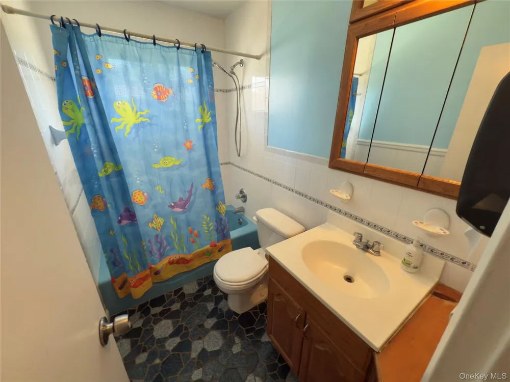 865 Prescott Street Valley Stream, NY 11580
