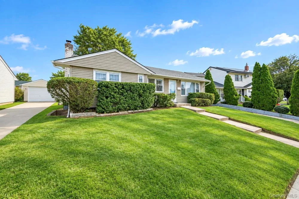 865 Prescott Street Valley Stream, NY 11580