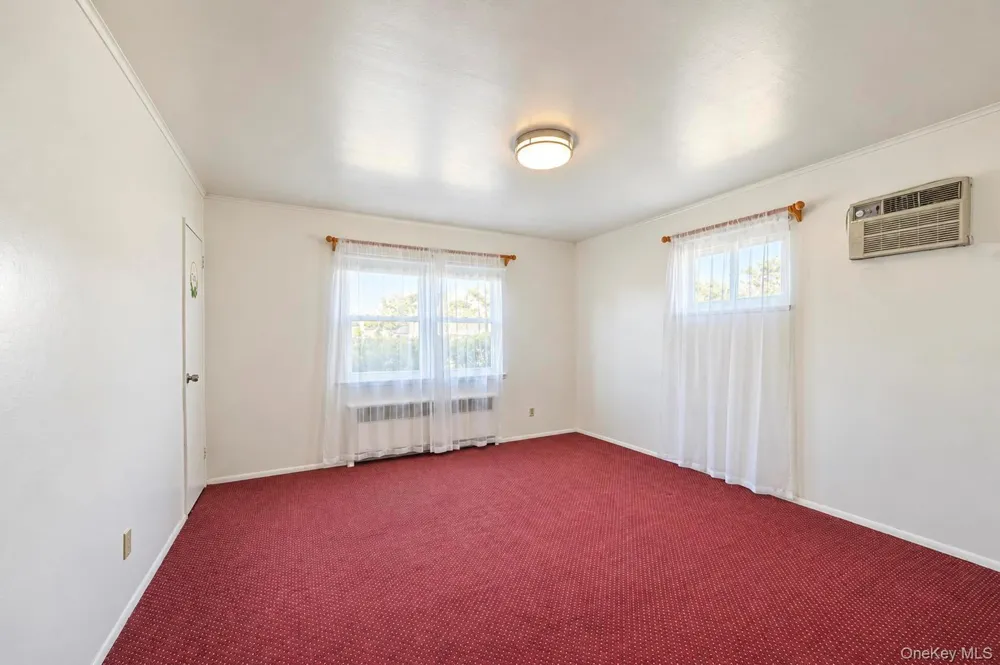 865 Prescott Street Valley Stream, NY 11580