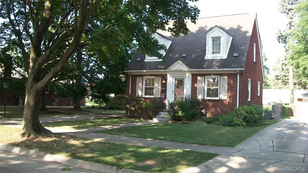 6528 Winona Street Allen Park City, MI 48101