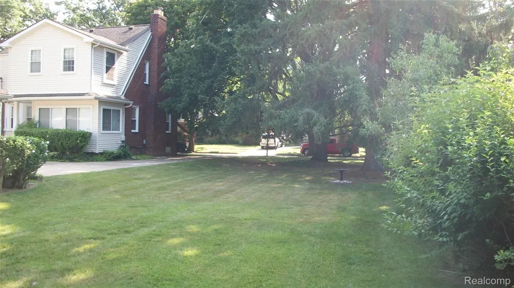6528 Winona Street Allen Park City, MI 48101