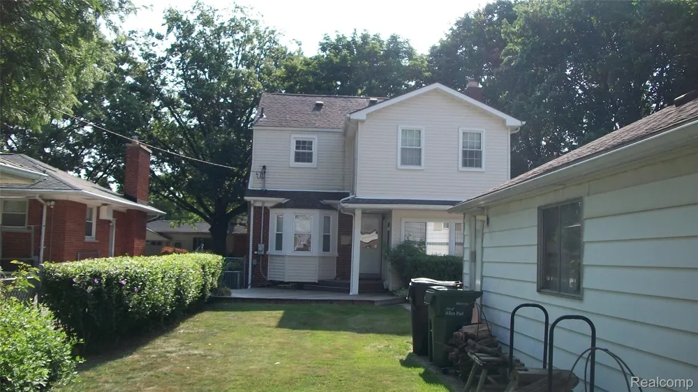 6528 Winona Street Allen Park City, MI 48101
